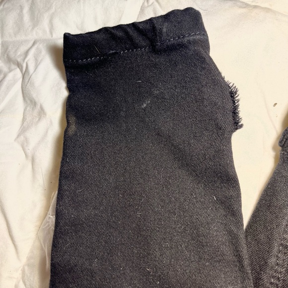 7 for All Mankind Supper Black Skinny Jeans. - Picture 4 of 4